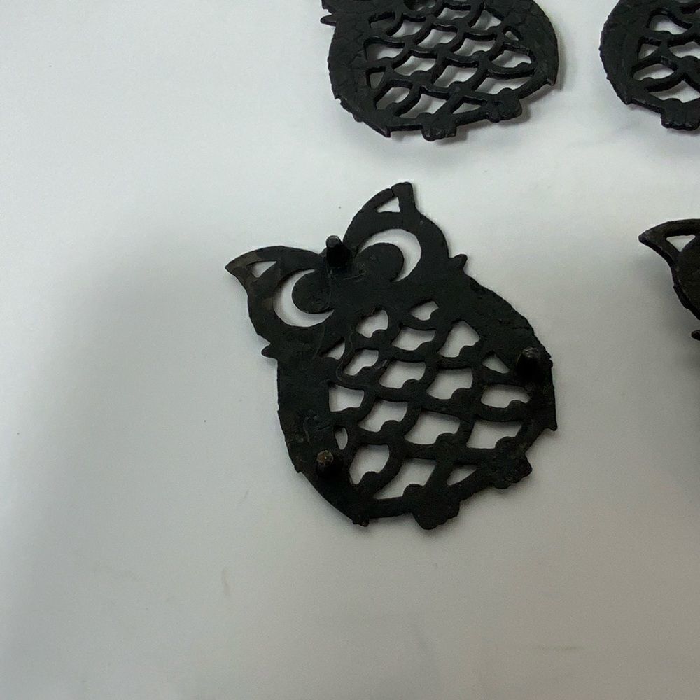 Set of 4 cast iron owl trivets - Picture 4 of 4